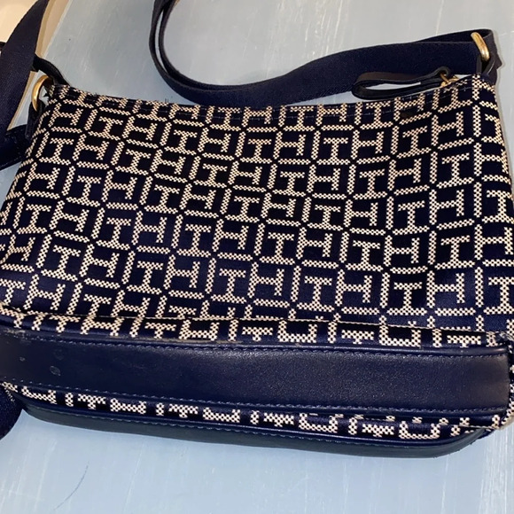 Tommy Hilfiger Monogram Crossbody - Picture 2 of 8